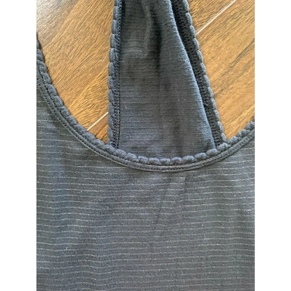Lululemon 105 F Singlet (Seriously Light Luon) size 4 Black